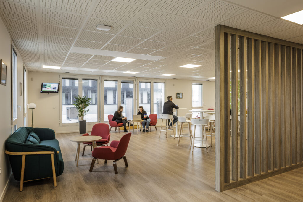 Un espace restauration et pause café dans des bureaux